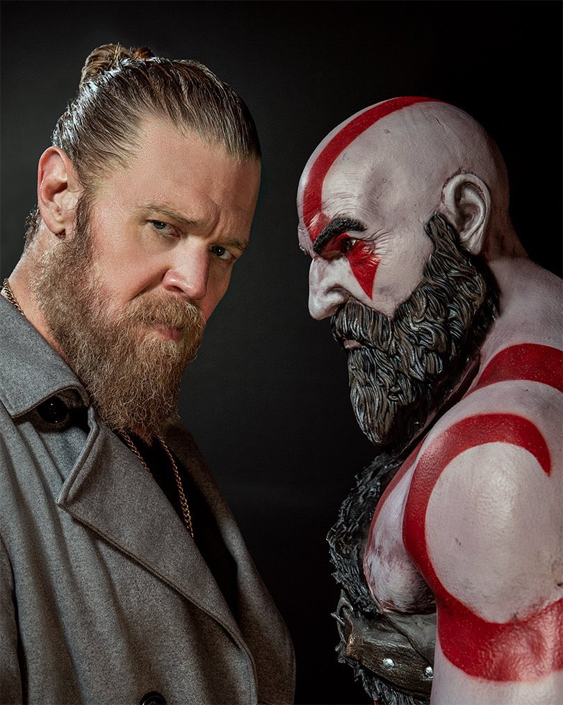 Invencivelrafa's tweet photo. OS 20 ANOS DA FRANQUIA GOD OF WAR FEITA COM CHAVE DE OURO. 

- Remake da trilogia grega. 
- Jogo em 2D mostrando o passado do Kratos. 
- Série Live Action da saga nórdica. 

A PlayStation honrou sua maior franquia, obrigado 💙 https://t.co/VGeYoIVYGS