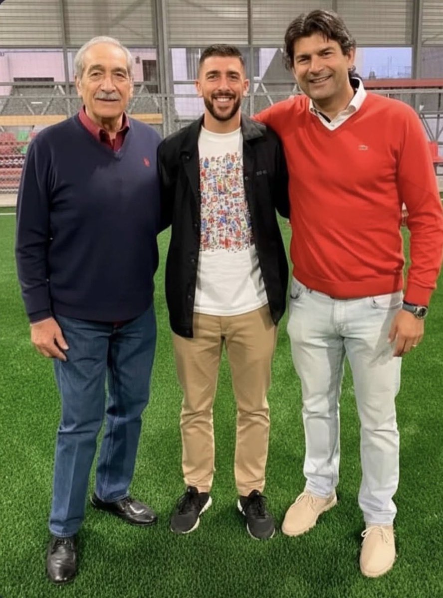 Marcos2015595's tweet photo. ¿Los mejores centros delanteros que han jugado para @TolucaFC? 
#DiablosTwitteros #diablos #aniversario109 #ChorizoPower https://t.co/ihX5kUfK6f