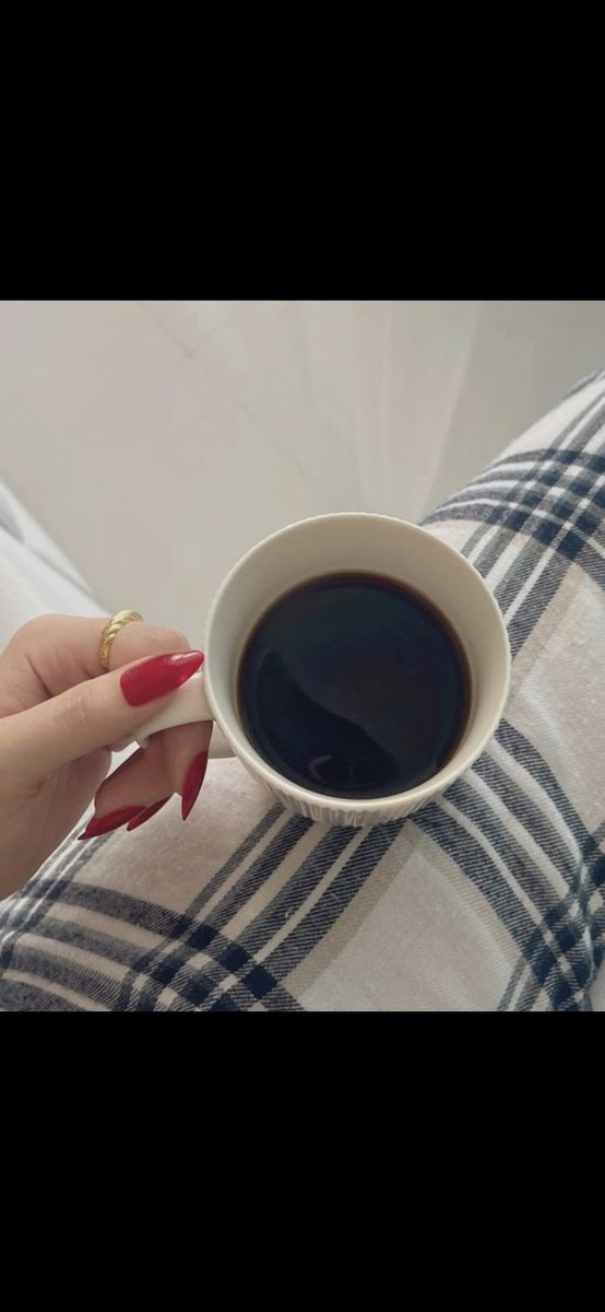 القهوة رفيقة الأوقات والأماكن 🫶
صباح الخير 🌹