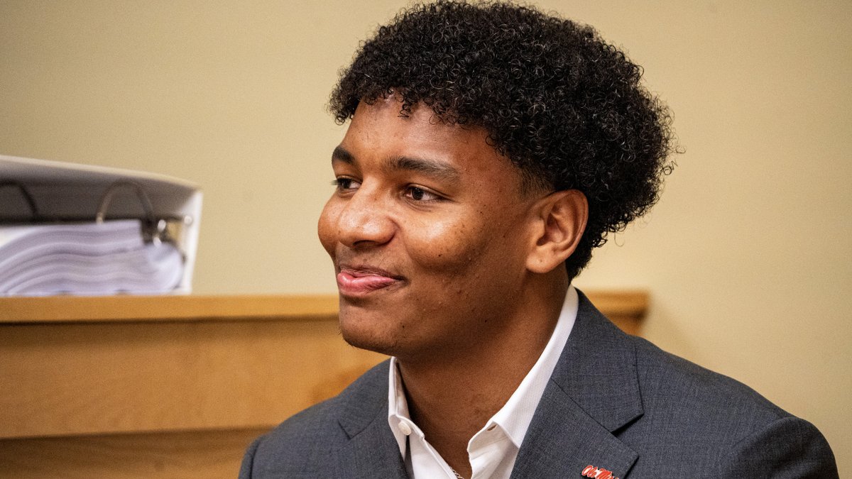 Ole Miss has its quarterback for 2026

Story: on3.com/teams/ole-miss…