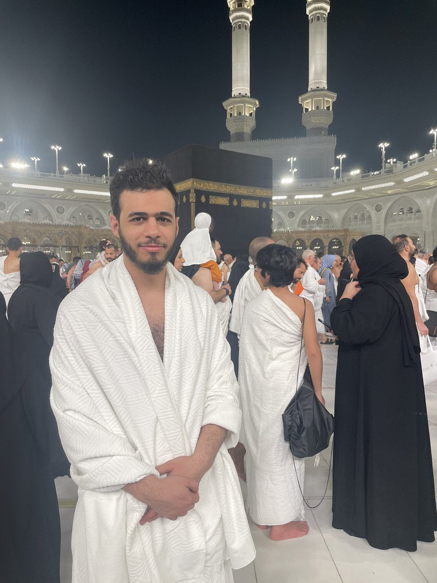 HasanMx65's tweet photo. يارب اسألك ان تتقبل مني هذه العمرة خالصة لوجهك الكريم 🙏🏻 https://t.co/UUr0HT9qL6