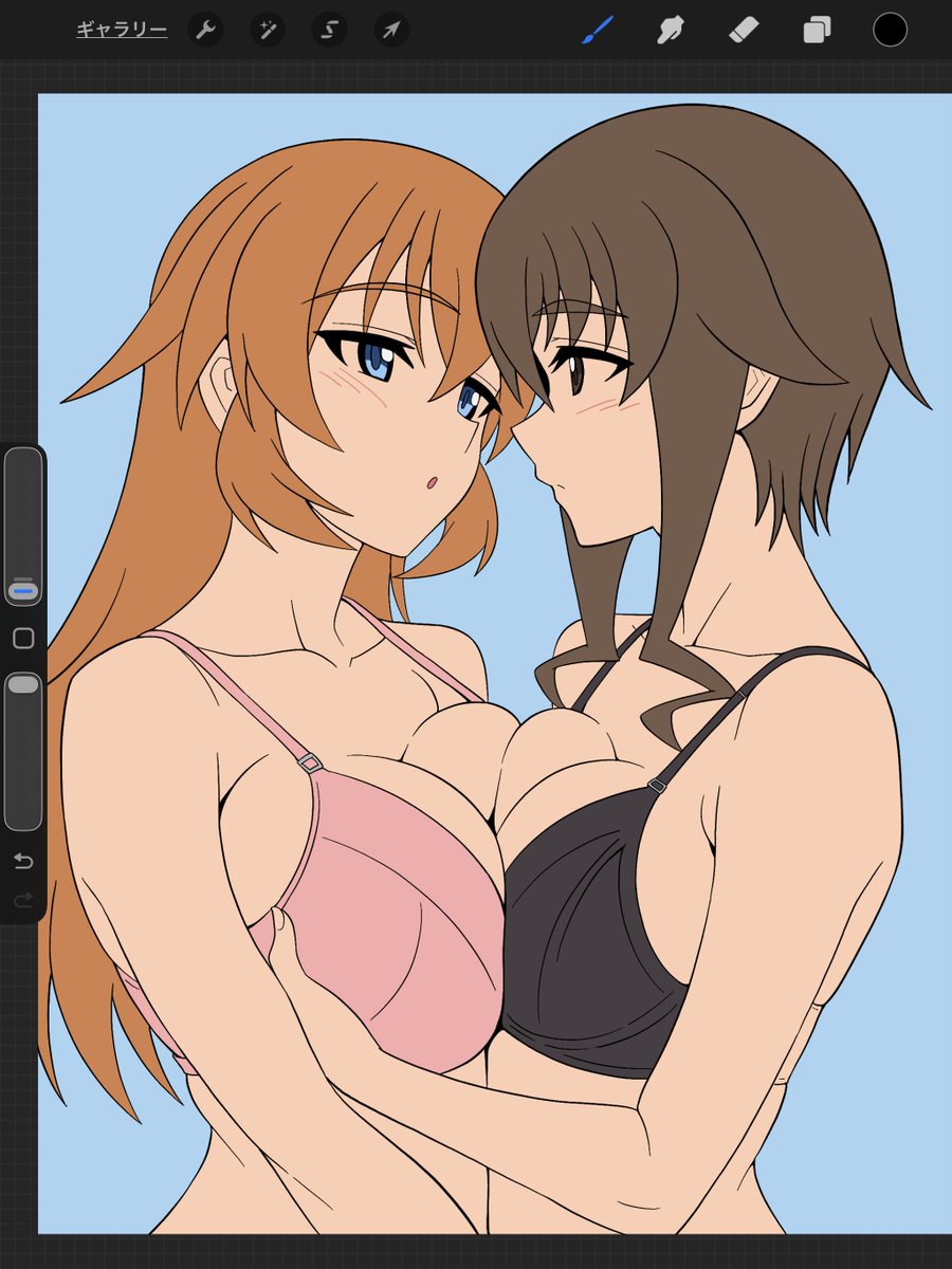 塗りの途中だけど、
線画レイヤーでバケツ塗り、
線画+影線レイヤーでバケツ塗り、
線画レイヤーのみ表示。

やっぱ色が乗ると印象がガラッと変わる。このペンはバケツ塗りが楽だけど、もっと細く仕上げたい所。

完成は近い。 