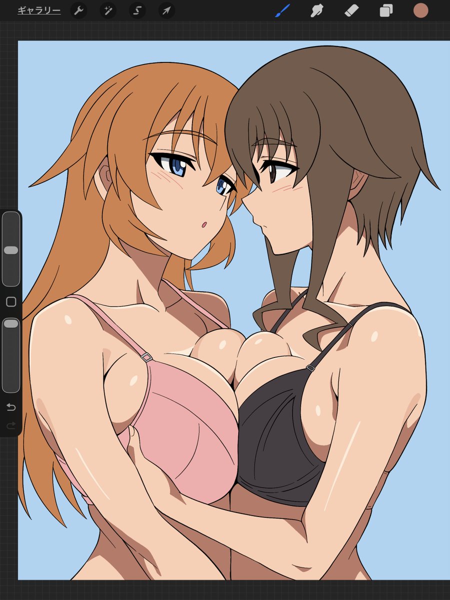 塗りの途中だけど、
線画レイヤーでバケツ塗り、
線画+影線レイヤーでバケツ塗り、
線画レイヤーのみ表示。

やっぱ色が乗ると印象がガラッと変わる。このペンはバケツ塗りが楽だけど、もっと細く仕上げたい所。

完成は近い。 