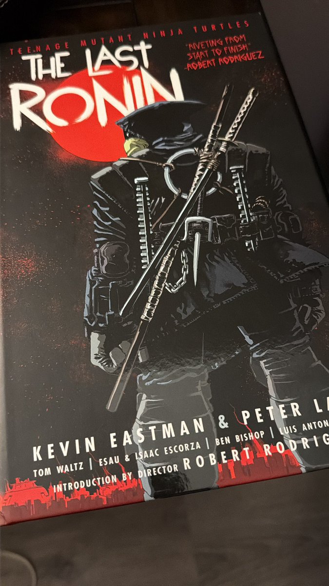 mkrueger1968's tweet photo. @CecilLammey just pick up hard back of #thelastronin Love the #tmnt thabks for the suggestion! @JoshuaDover https://t.co/jLjDmnnxZg