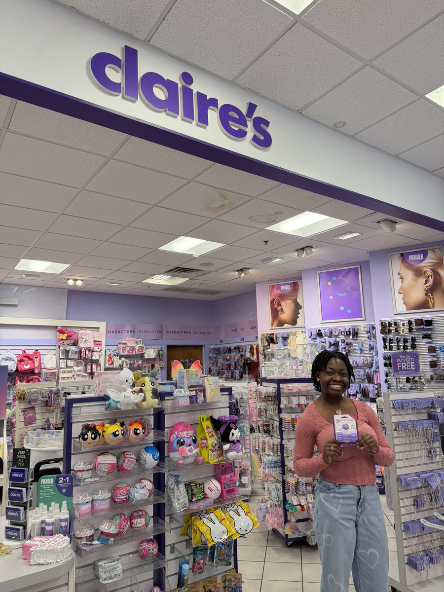 Our patented Double-Face Double-Snap Barrettes are engineered to prevent hair slippage, so you can finally say goodbye to "lost bows." 💜

Find GaBBY Bows in 600 Claire’s stores nationwide!🤗

📍 Find a store near you using our store locator at gabbybows.com