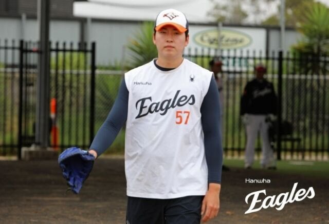 '괘씸이' 원클럽맨 20억 KIA行, 왜 한화는 걱정 없나…'97kg까지 찌웠다' 3년차 좌완 일낸다 "공격적으로 간다"

naver.me/xsZJanCx