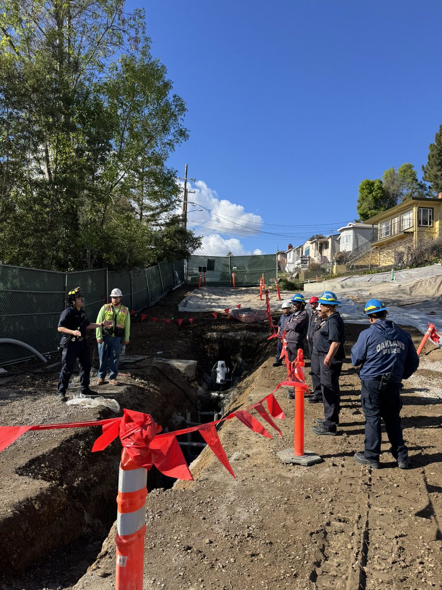 FPB24PS's tweet photo. Today, @OaklandFireCA Fire Inspectors conducted underground fie service refresher training at @EBRPD new office! https://t.co/TOoe4Du4uZ