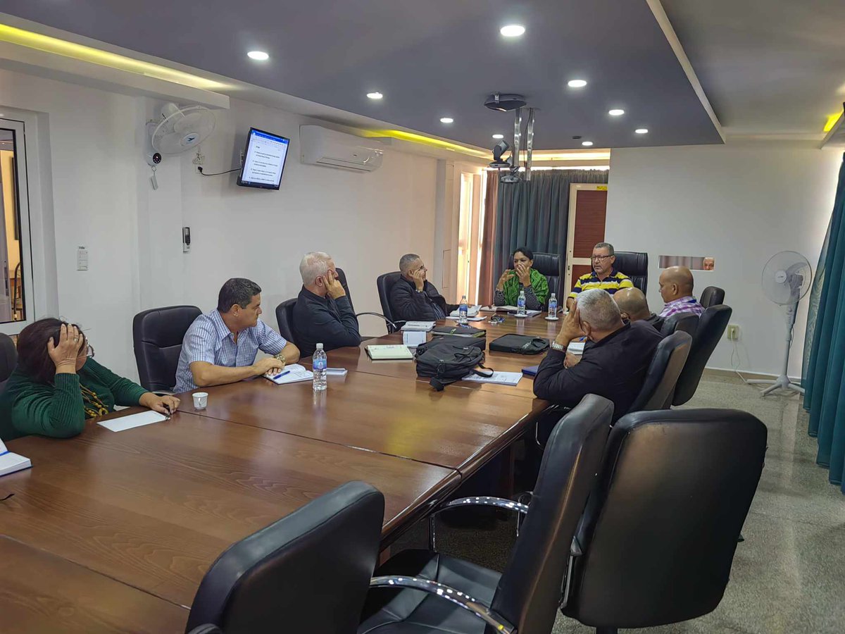 Con la presencia de la #VPM Inés Maria Chapman y los principales Directivos del #INRH, evaluamos la implementación de las Directivas para enfrentar un desabastecimiento de Combustible en el mes de Febrero #UnidosXCuba #INRHCuba