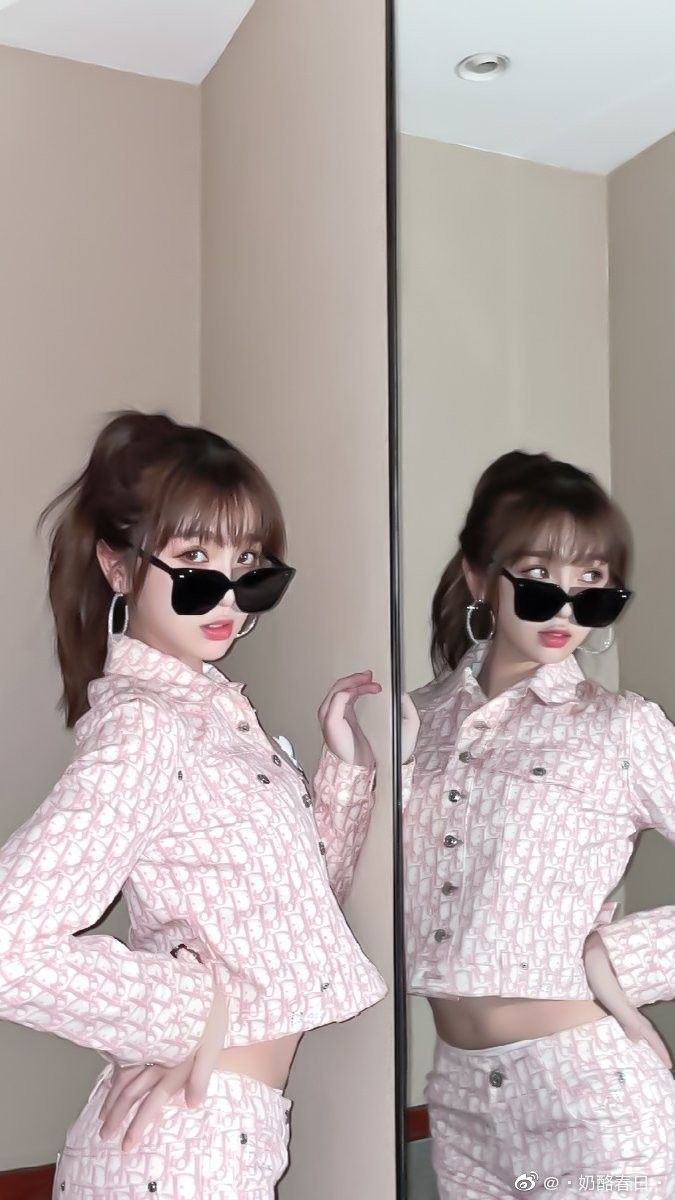 𝐞𝐬𝐭𝐡𝐞𝐞𝐞𝐫𝐫𝐫 (@yushucxin) on Twitter photo 