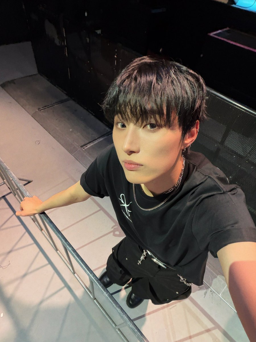 [#OX]

Frankfurt, bis zum nächsten Mal! Heute war es der Wahnsinn!
잘자!

#OMEGA_X #오메가엑스
#재한 #JAEHAN