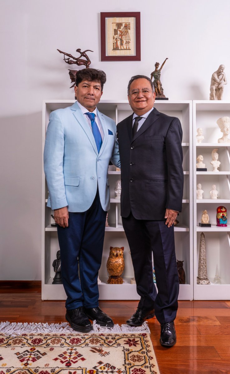 ¡Extra, extra! Comparto que recientemente estuve con el prestigiado <a href="/santillanpe1/">Eduardo Santillán</a> Magistrado de Sala Superior del <a href="/TFJAMexico/">Tribunal Federal de Justicia Administrativa</a> importante juzgador con ideas transformadoras y nuevos modelos de impartir justicia. Próximamente compartiremos una entrevista con los nuevos temas.