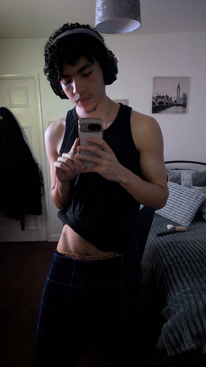 DomTlou's tweet photo. ꒰ #promotwt #moothunt ꒱
✧⁠　⠀ Dom ,  20 he him 🌿  
✧⁠  I loveeee gaming , baking n virtual photography :)
✧⁠ tlou gow resident evil dmc monster hunter ninja gaiden marvel rivals

♡ and ↻ 4 moots https://t.co/dBSOLDsu15