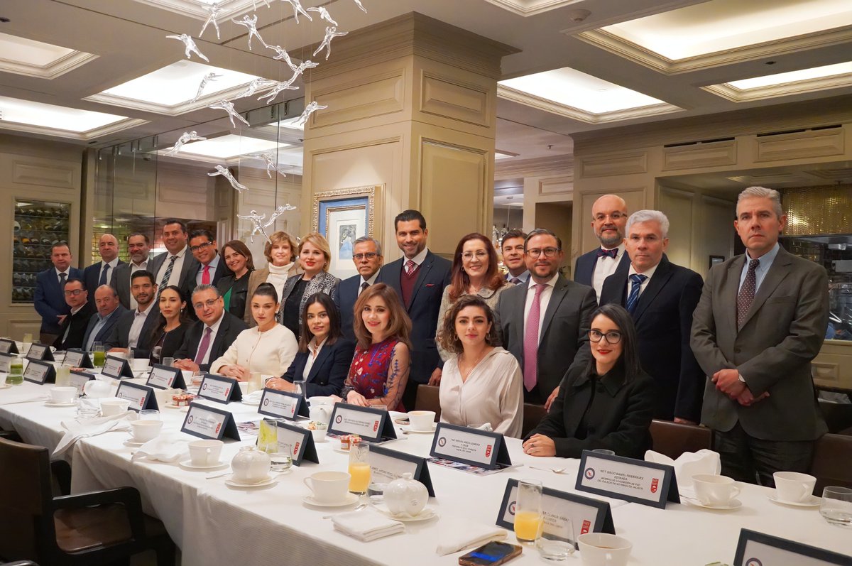 gdcoax's tweet photo. Un placer reunirnos con la Presidenta del Grupo de Acción Financiera Internacional (GAFI) @ElisadeAnda para hablar de la importancia del mejor cumplimiento de nuestras obligaciones en las actividades vulnerables que realizamos.
@notariadomexicano https://t.co/dQWuDzRsYb
