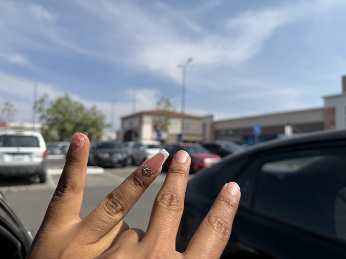 MonthseGarza tweet media