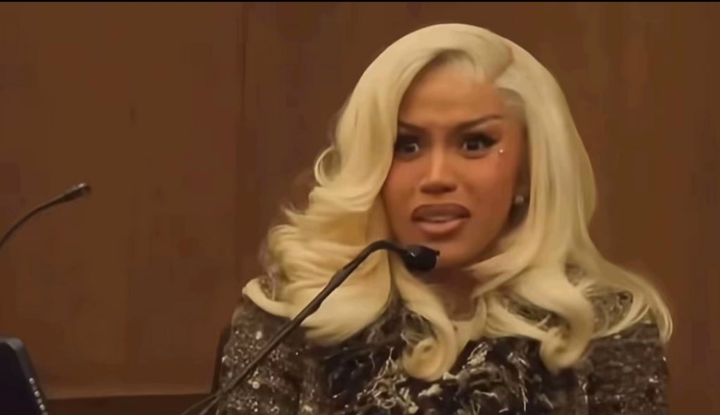 BusingyeJose's tweet image. I’ve heard of relationship goals but joining the army together is very new to me!👐🏽😹