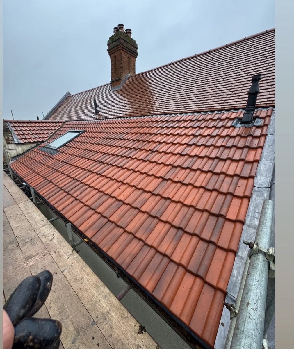 Took a little while to complete due to all the rain but all complete &amp; looking nice 🌧️