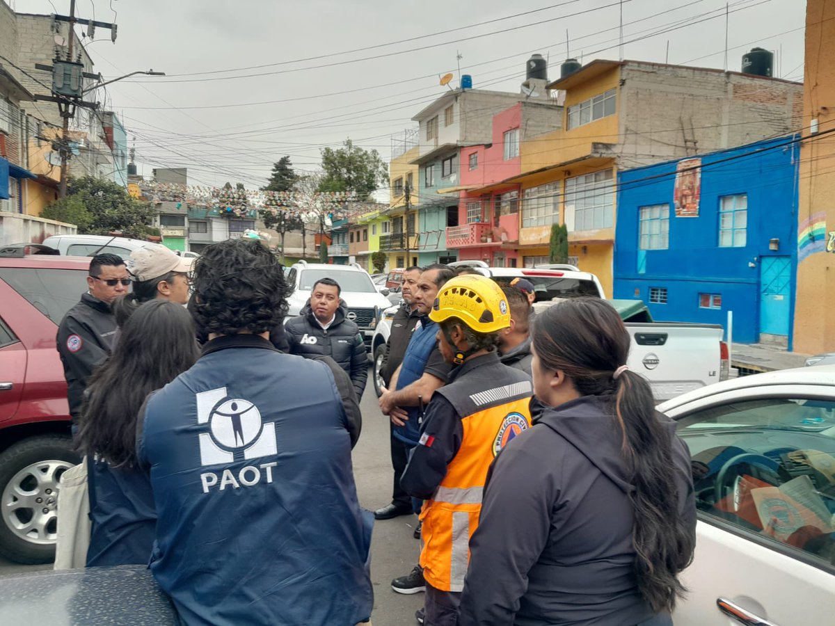 LopezCasarinJ's tweet image. Misión cumplida! Hace unos momentos rescatamos a un perrito en coordinación con la @PAOTmx en la Colonia Zenón Delgado.

Gracias a las diferentes denuncias y reportes que nos hicieron llegar a través de redes sociales, el equipo de Protección Civil, las Direcciones de Jurídico,…