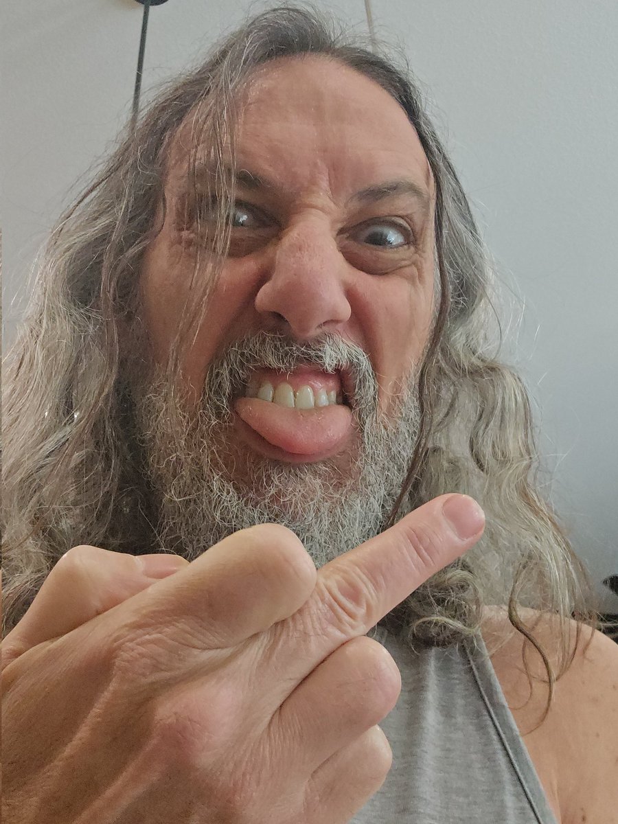 Johnnypatriot26's tweet image. I'm addicted to making fresh bread. I also made a ciabatta bun. 

Lunch: balsamic marinated tomatoes, avocado, swiss, and lettuce. 

With fake bacon for the crunchy salty smokey delight. 🤣🐷🫶
#HomemadeBread #ArtisanBread
#BreadMaking #BreadBaking
#RealBread #BreadLover