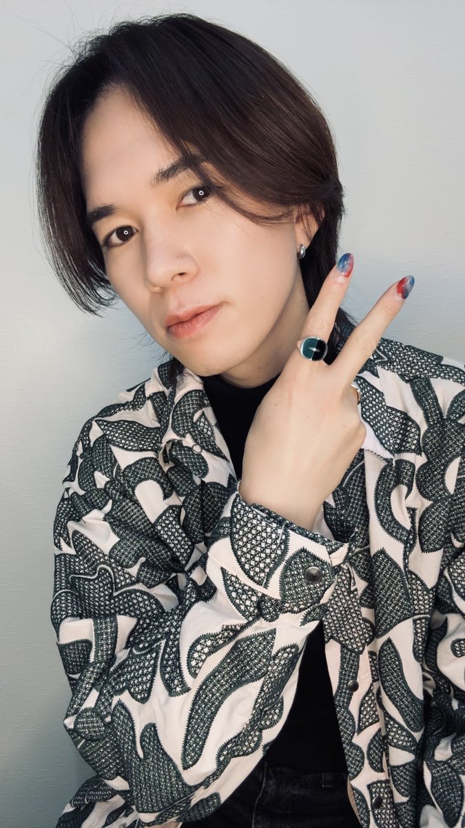 kadd7's tweet photo. おはよう！

昨夜はエールを沢山もらって
今も心がぽかぽかしてる。

今日は験担ぎの、髪と眉と爪を整えてくるよ💅

決勝戦まであと2日✌️
カバ男バースデー当日✌️✌️
ええ金曜にしような🎂✨✨ https://t.co/wQMYqxS6mx