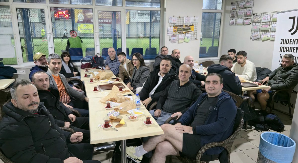 tuncayozen's tweet photo. 05 Şubat Geçici Vergi Gündeminde Halı Saha Meslektaş Buluşması https://t.co/e2SUzs4BmT