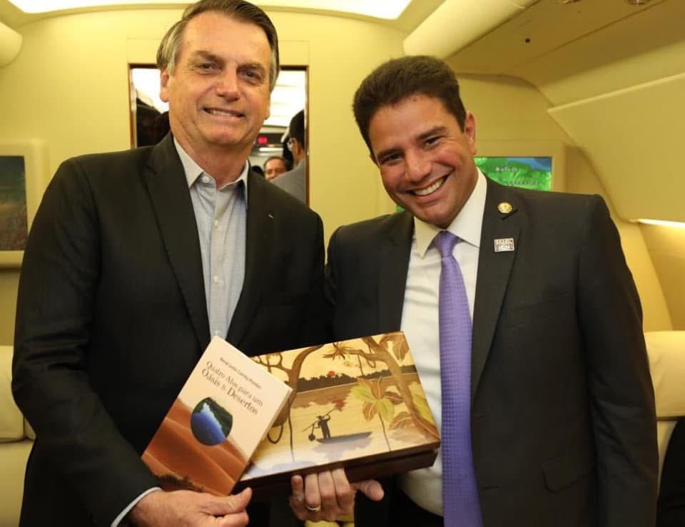 lazarorosa25's tweet image. 🚨 AGORA: Polícia Federal cumpre mandado de busca e apreensão contra Gladson Cameli, governador do Acre.
Na ação, foram encontrados mais de R$ 500 MIL em dinheiro vivo dentro da residência.

Coincidência ou padrão da turma “Deus, Pátria e Família”?