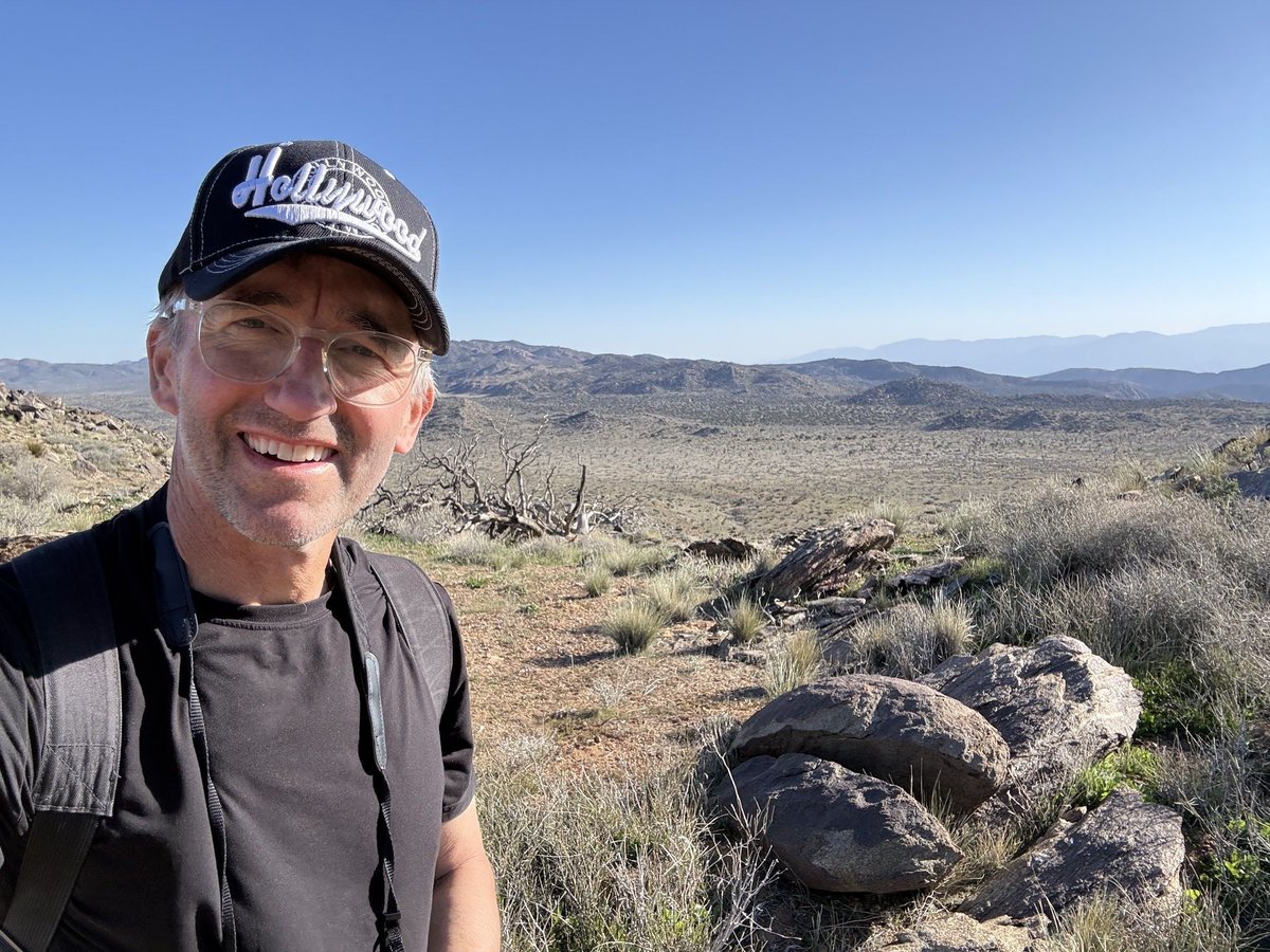 ProHappyJim's tweet image. Most what-ifs start with fear.

But what if this next step leads somewhere better?

Shift the question.
Then take the step.
The view might surprise you.

#MindsetShift #ClarityInMotion #CreativeLeadership
