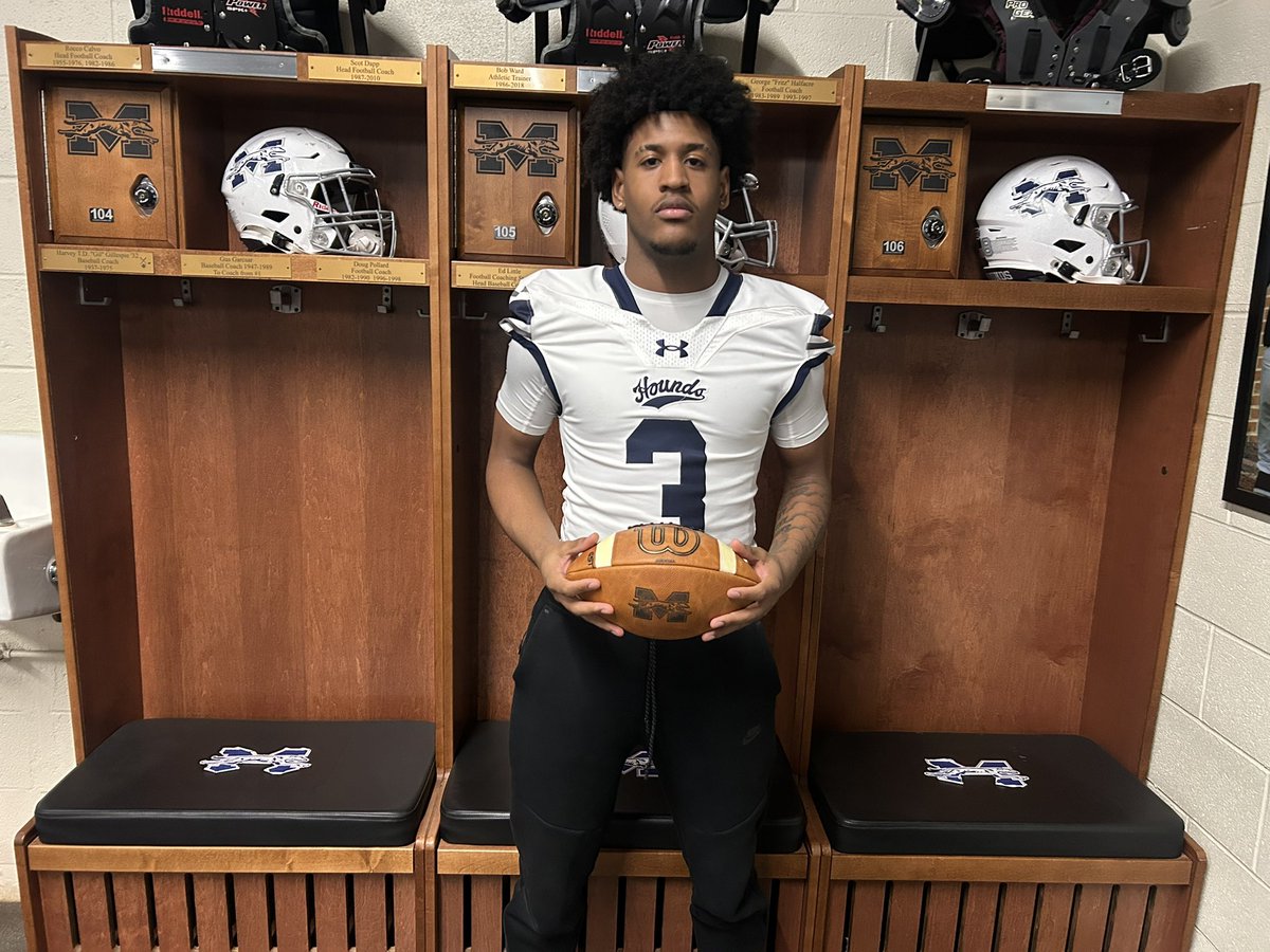 2tuff_Bam's tweet photo. After a great official visit to @MoravianU, I am truly honored and blessed to receive the opportunity to play football for @MoravianFB. @JohnKidnerOL 

#AGTG @ElktonFootball @CoachPonzoEHS @UCBAC_stats https://t.co/Xv8kRhTZlj
