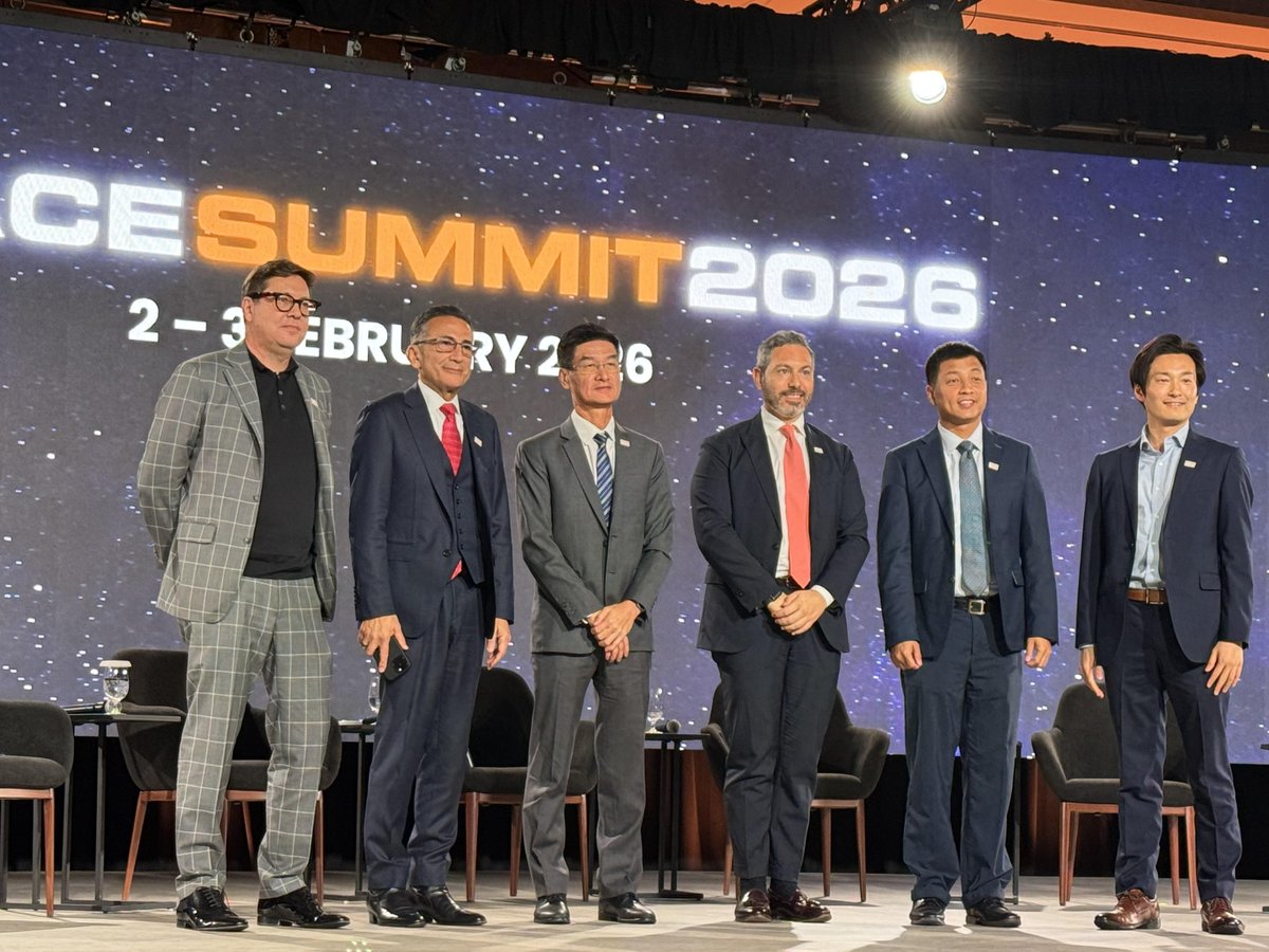 AirbusVentures's tweet photo. Big week in Singapore! 🇸🇬 Thrilled to see our portfolio companies leading the charge at the #SingaporeAirShow and the inaugural Space Summit 2026. From Sands Expo to Changi, the innovation on display is world-class. 🛰️✈️ https://t.co/FhaEP0whCA