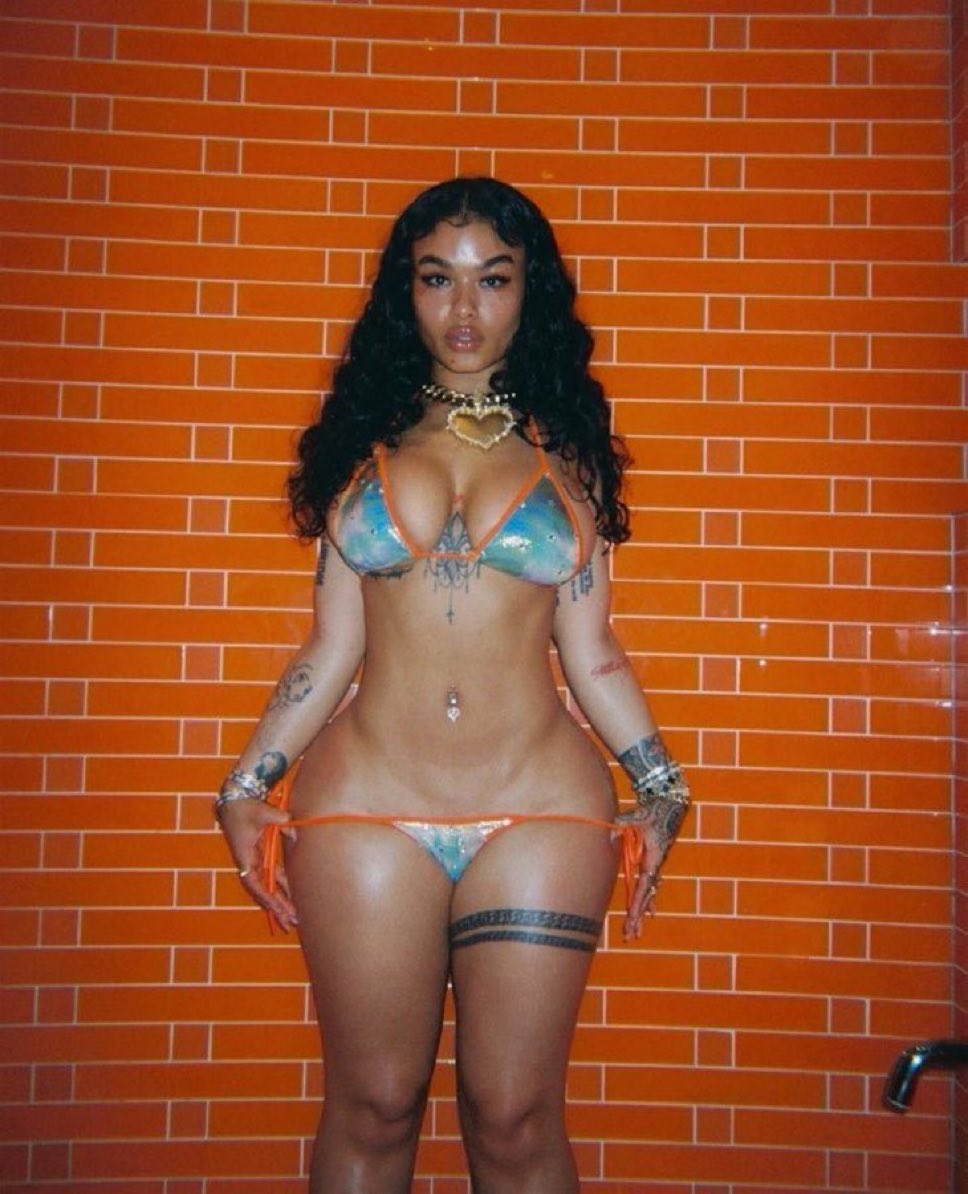 hottiescrave's tweet photo. INDIA LOVE. https://t.co/qZnqhQBP52