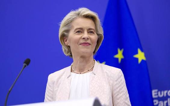 KAFKA_Dev's tweet photo. Klaver, Dassen &amp; Jetten liepen te KRIJSEN over Rusland maar wat blijkt nu? Niet Rusland maar de EU beïnvloedde onze verkiezen in 2023 &amp; 2025! 
Ursula hoort in de CEL! 

Doe een ❤️ &amp; RT als je het eens bent! https://t.co/J4jNhp558K