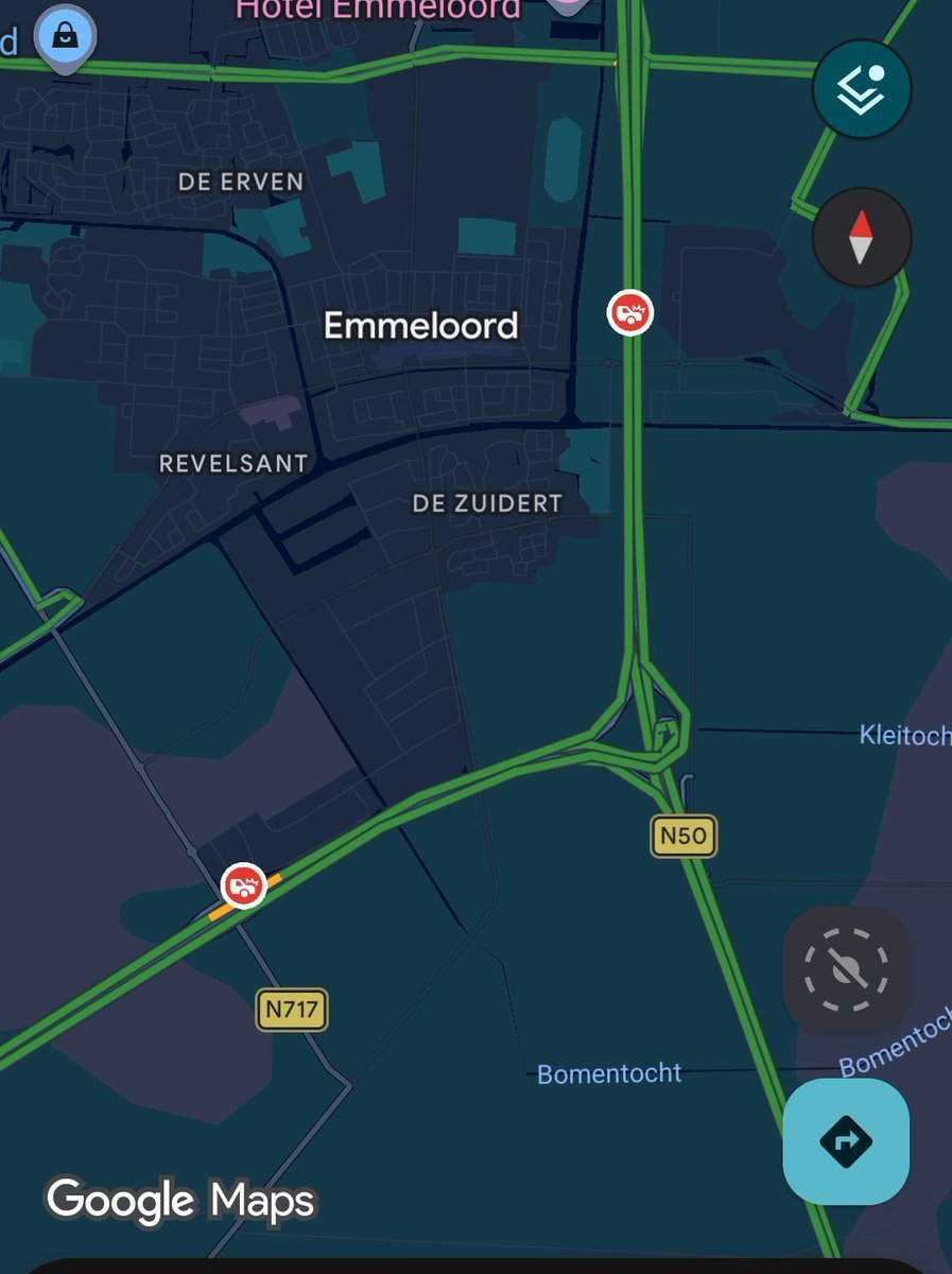 Ongelukken op de A6 in Noordoostpolder met hulpdiensten ter plaatse