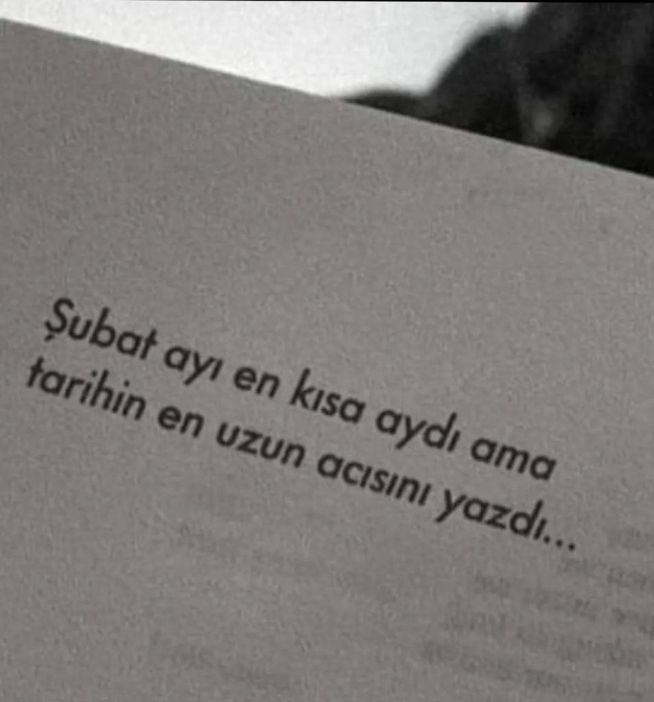 Bazı tarihler takvimde sadece bir rakam değildir; bir sızıdır, bir eksikliktir. 6 Şubat’ta yitirdiğimiz canlarımızı rahmetle anıyor, o bitmek bilmeyen sabahın acısını hala kalbimizde taşıyoruz. Unutmadık, unutmayacağız. 🖤 
#6subatdepremi #6subat2023
