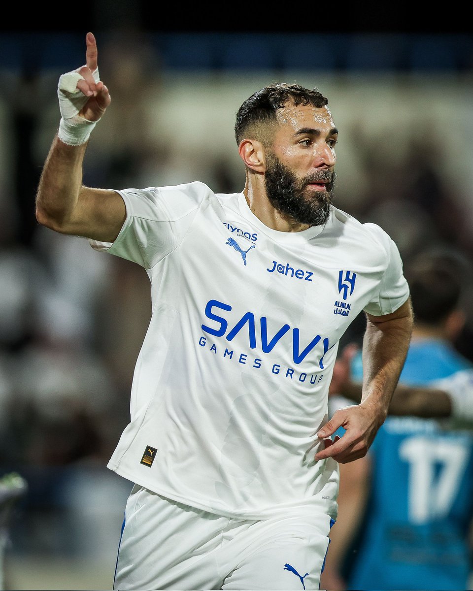 alexandreruiz's tweet image. ⚽⚽⚽ 𝗕𝗘𝗡𝗭𝗘𝗠𝗔 𝗫𝟯
🔥 𝟭𝗲𝗿𝗲 𝗮𝘃𝗲𝗰 𝘀𝗼𝗻 𝗻𝗼𝘂𝘃𝗲𝗮𝘂 𝗰𝗹𝘂𝗯 𝗲𝘁 𝘂𝗻 𝗵𝗮𝘁 𝘁𝗿𝗶𝗰𝗸 𝗽𝗼𝘂𝗿 𝗹𝗲 𝗙𝗿𝗮𝗻𝗰𝗮𝗶𝘀 💪🏻

#Benzema #SaudiProLeague