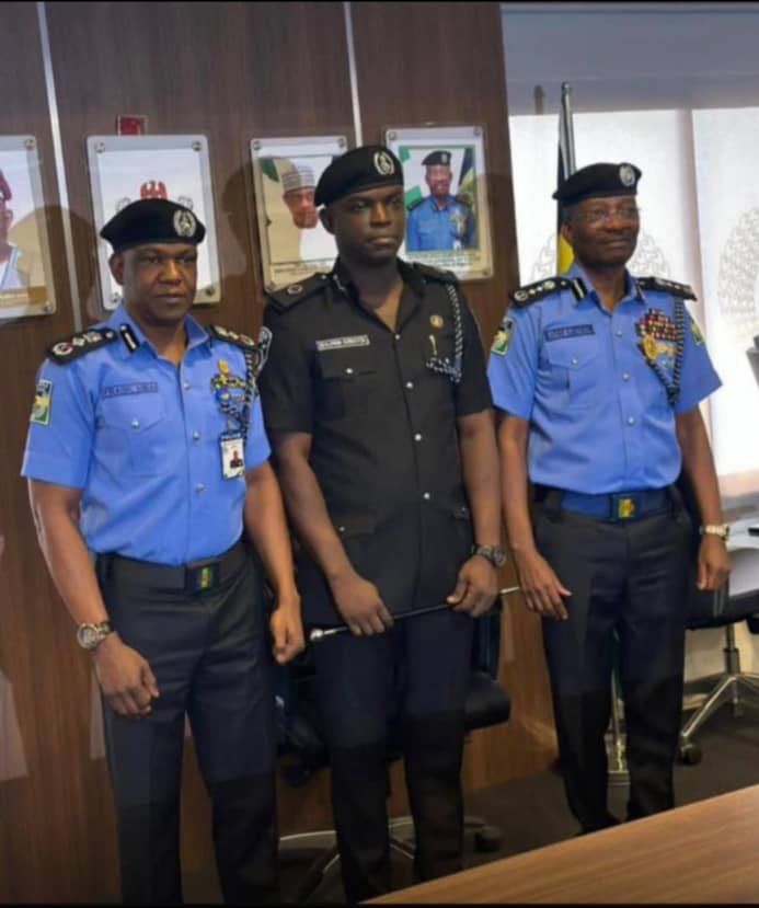 Princemoye1's tweet photo. Congrats to the Force PRO, Benjamin Hundeyin, the Badagry Ambassador, on his elevation. More wins. Ire oo. https://t.co/ZmTixuXkkS