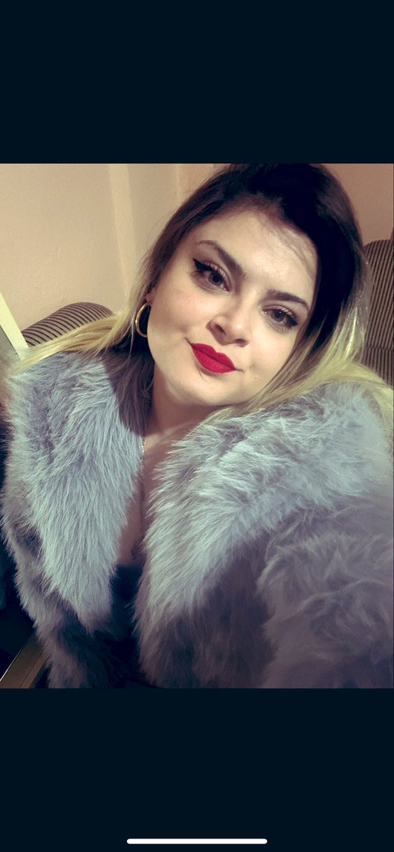 Dudakların söyleyemediğini gözler bağırır.