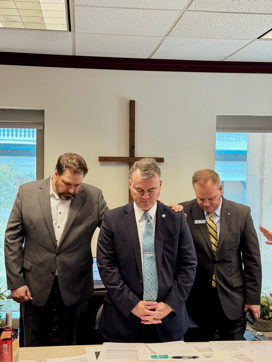 FLFamilyVoice's tweet photo. Yesterday, church leaders from across Northeast Florida met with state representatives to encourage and pray alongside them as they tackle important issues this legislative session. https://t.co/jyrb9TOkhO