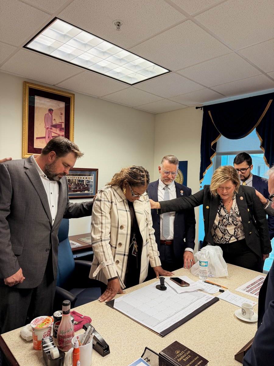 FLFamilyVoice's tweet photo. Yesterday, church leaders from across Northeast Florida met with state representatives to encourage and pray alongside them as they tackle important issues this legislative session. https://t.co/jyrb9TOkhO