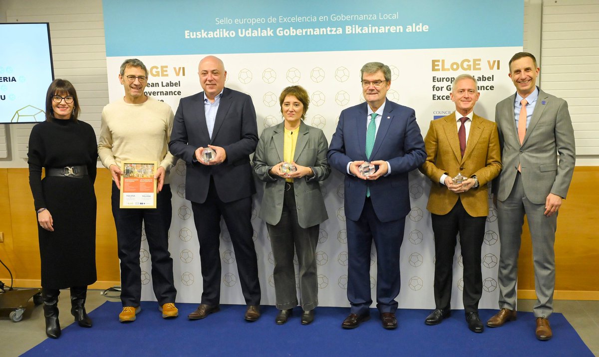 AizpeaOM's tweet photo. Gaur Europako Kontseiluak sustatutako Gobernantza Bikaintasunaren Europako Zigilua (#ELoGE) jaso dugu, udalon kudeaketaren kalitatea, gardentasuna eta herritarren parte-hartzea aitortzen dituena.

Reconocimiento que no es meta, sino impulso en la senda de la mejora continua. https://t.co/tImLrcLsC5