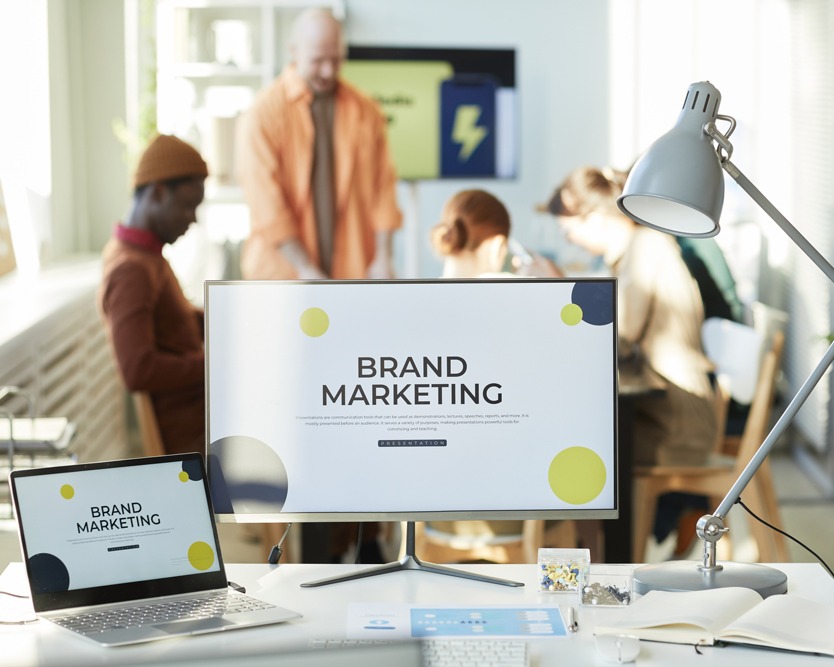 WebTLWDS's tweet photo. Consistency is what turns a logo into a recognizable brand. 🎨 When your colors, fonts, and visuals stay aligned across every platform, trust and recognition grow.

Read more ➡️ https://t.co/l6hF5y1zGU

#Branding #DesignTips #Marketing https://t.co/jFJWayNPfd