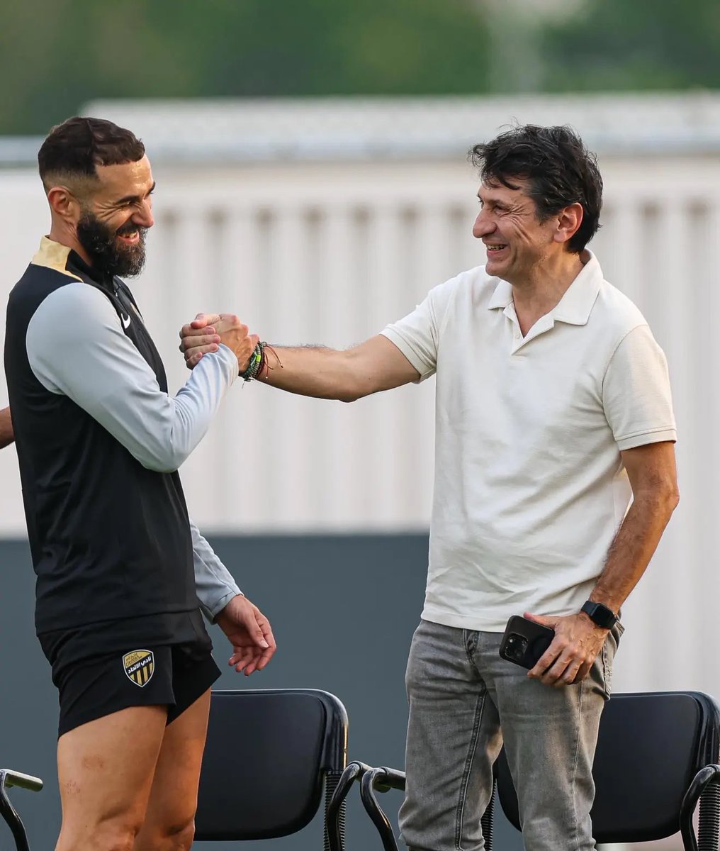 عمرو tweet media