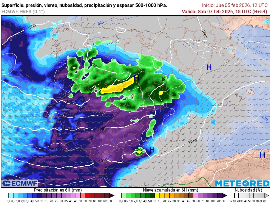 weatherelpilar's tweet photo. 🚨😳Parece broma pero no lo es… este sábado los modelos comienzan a coincidir en una posible nevada en la capital por la tarde, con acumulaciones de varios centímetros. Aún no es seguro, pero la situación empieza a ponerse muy interesante. Seguiremos atentos 👀❄️ #nieve #madrid https://t.co/rUTZRxJQme