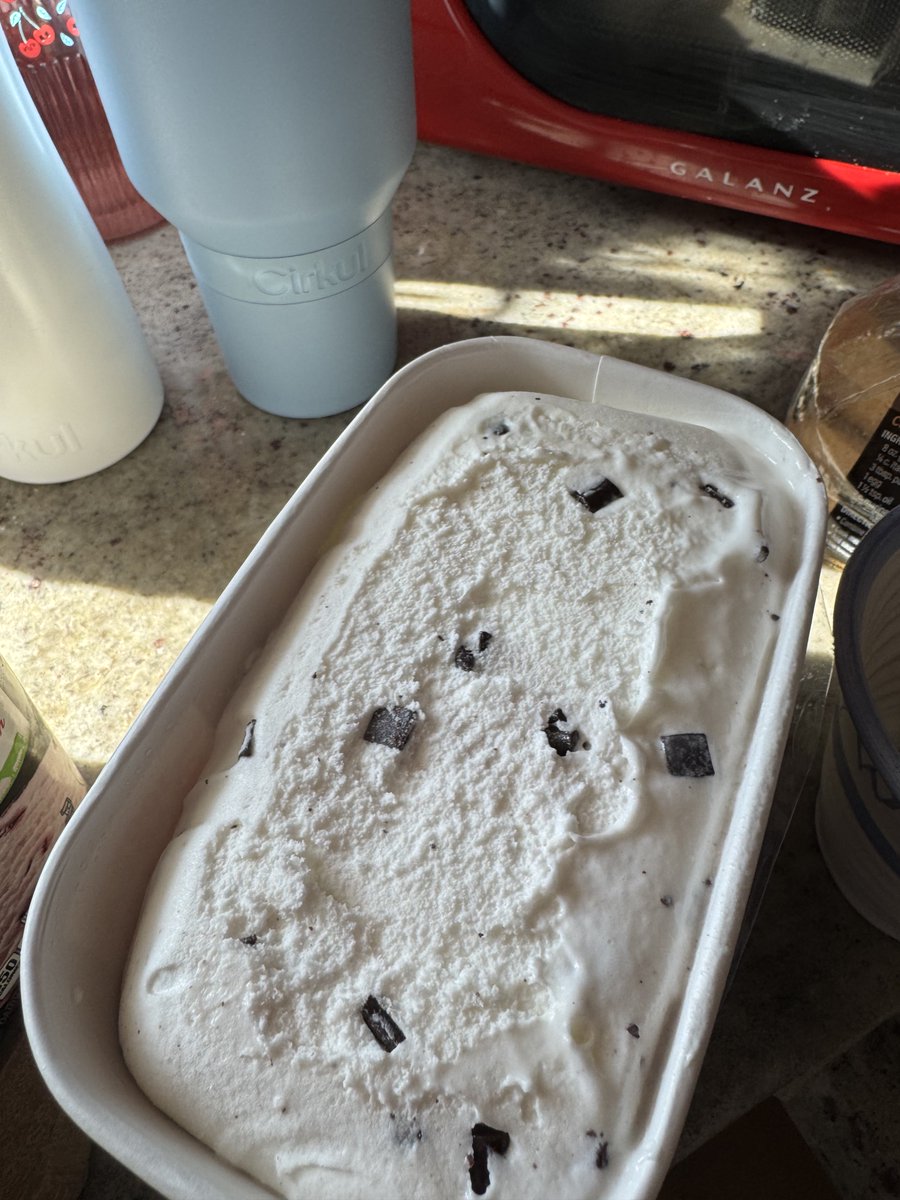 CharlieO tweet media