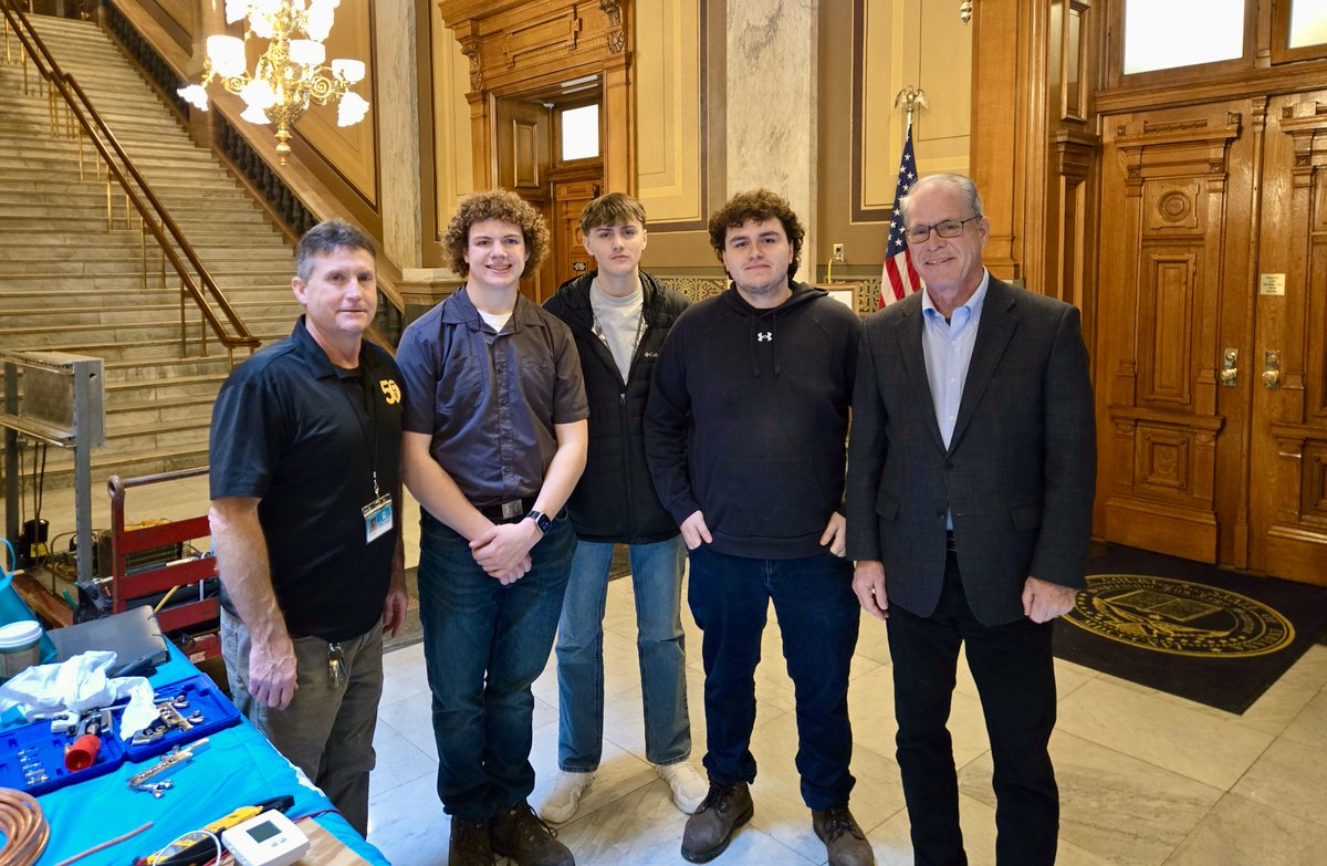 Our students and instructors are representing Central Nine in a big way at the State House!

🔧 Mr. Bible &amp; HVAC students for #CTEDay
🍽️ Chef Mendenhall &amp; Culinary students for Hospitality Day
Proud of our programs and advocates!