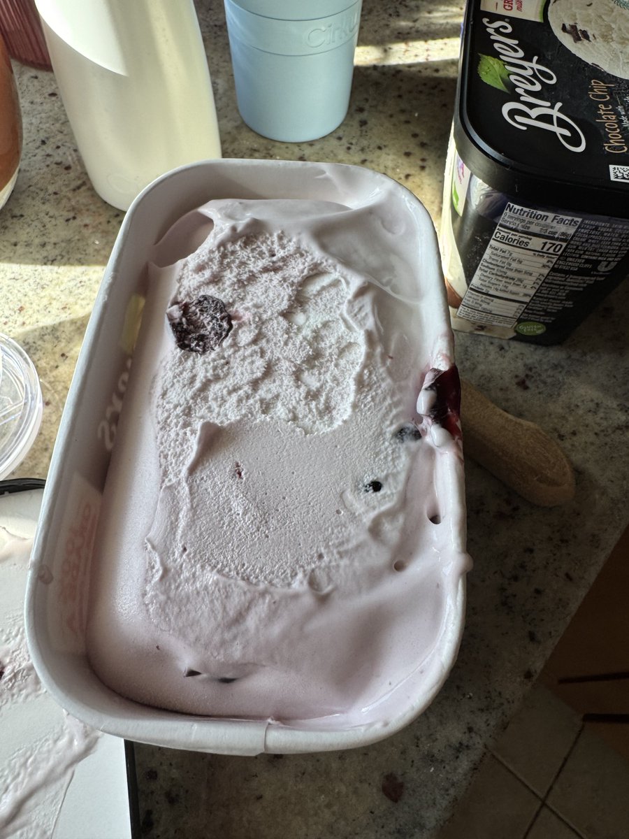 CharlieO tweet media