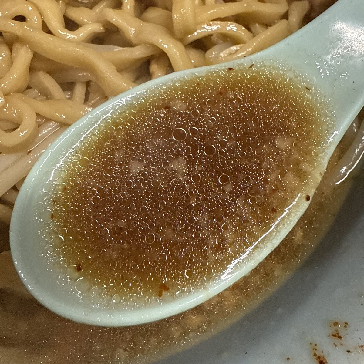 きのうの
ラーメン二郎 新宿歌舞伎町店@新宿 20 ラーメン
1/31以来28回目
21:24到着でタイミング良く外待ちなし
食券購入して店内背後霊8番目に接続
コールは全部
超久しぶりのデフォ!!
辛あげネギふりかけトッピングしなかったんでとりあえず一味投入🌶️
デフォもいいな👍
#ラーメン二郎新宿歌舞伎町店