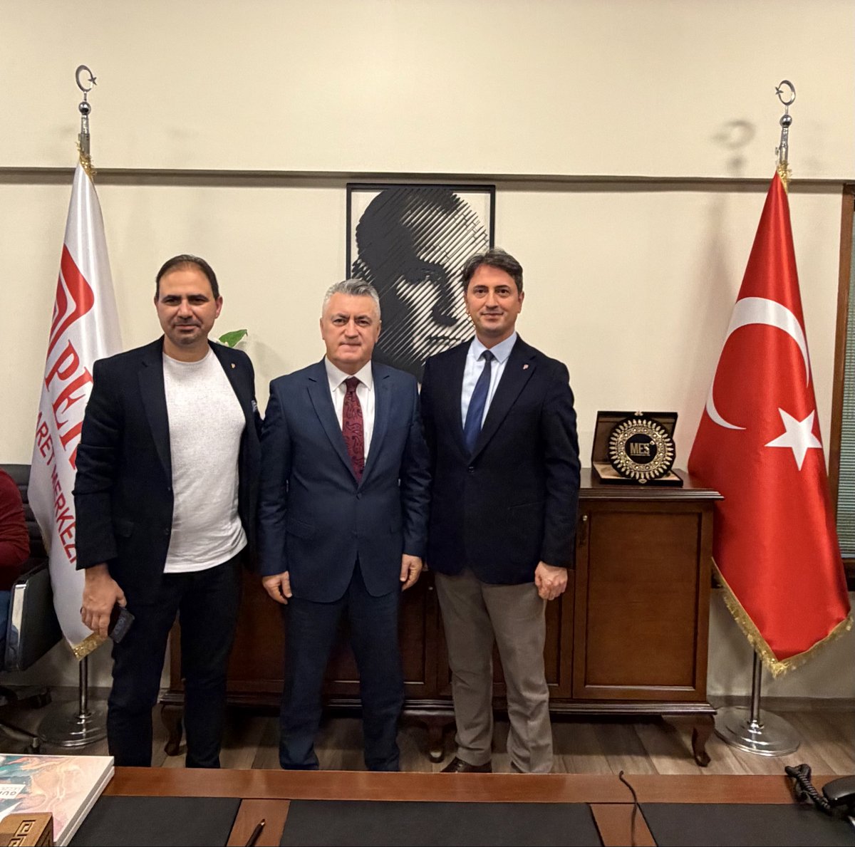 orhancakiribb's tweet photo. Perpa Tic Merkezi A blok seçimlerinde başarılı bir seçim çalışması yaparak başkan seçilen Selahattin ÇEKİÇ kardeşimi tebrik ediyor ve başarılar diliyorum değişimin öncüsü B blok başkanı Atakan YÜCEL kardeşim ile perpa’ya yeni bir vizyon katacaklarına yürekten inanıyorum.
#perpa https://t.co/v0dG2eilWg