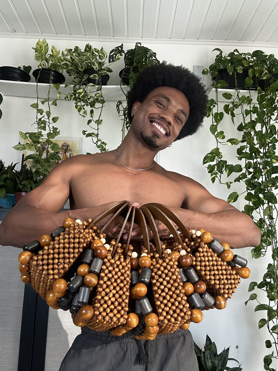 UESLINA (O menino das miçangas) tweet media