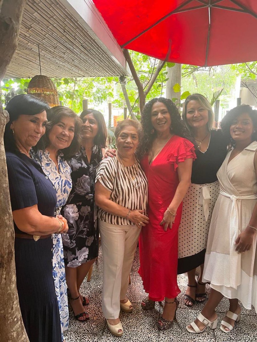 PitucadeBarrio's tweet photo. Las verdaderas vividoras, mamad0ras y chupa sangres del estado. https://t.co/eG9AjScwNA