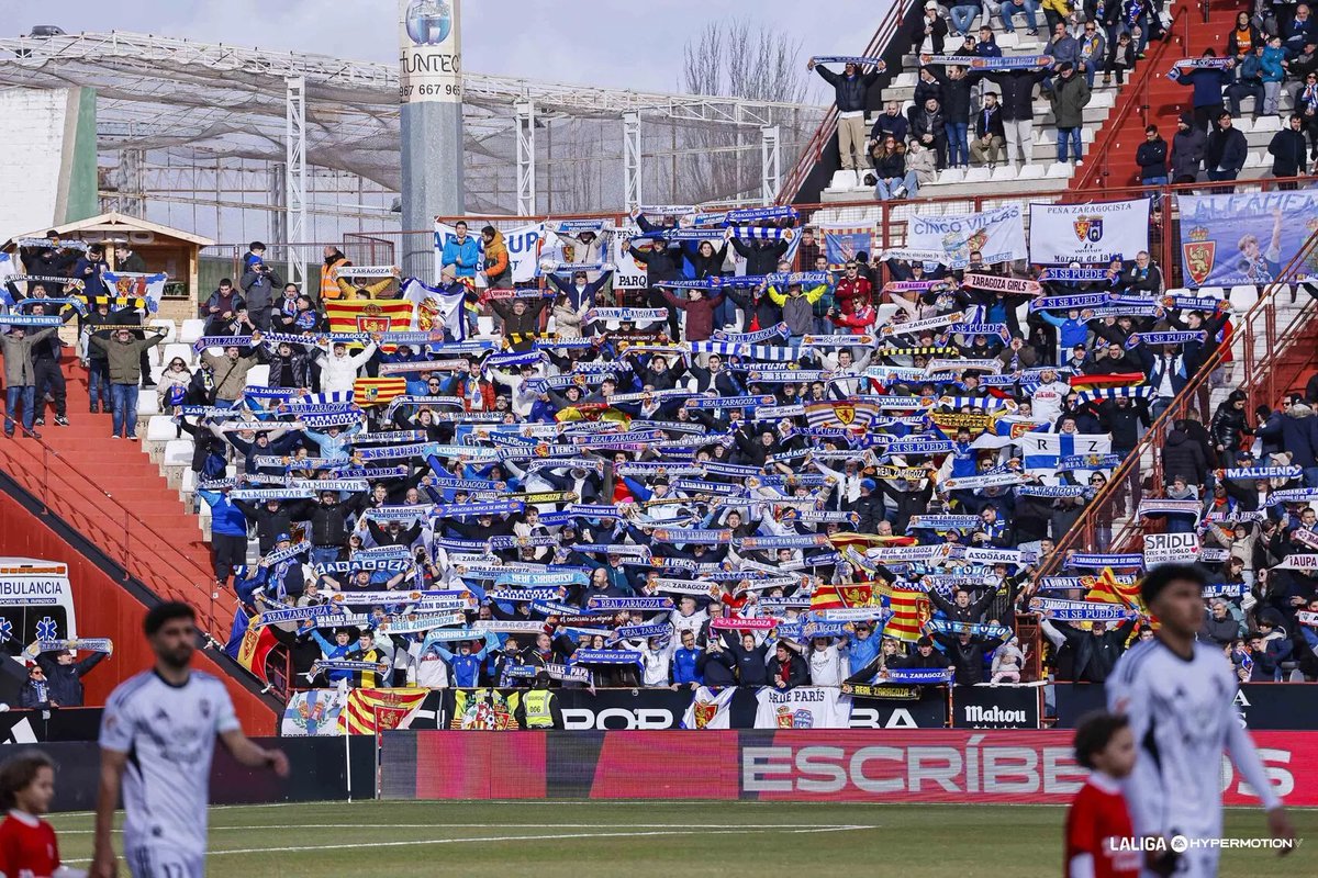 GradaBpro's tweet photo. 1 victoria en las últimas 8 jornadas.
En puestos de descenso a 1RFEF.
Años de desilusiones.

Que mérito tiene la afición del @RealZaragoza https://t.co/QfLTk1vtSB