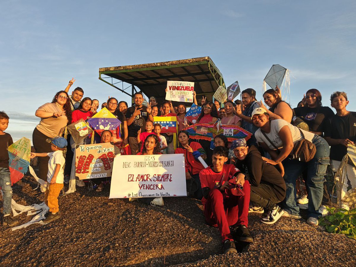 AndreaGuzm33454's tweet photo. 🛑 ¡ATENCIÓN ATURES! 🛑
¡Nuestros sueños vuelan alto en la Comuna Ayacucho! 🪁🕊️
Conversatorio por la Paz y Vuelo de Papagayo.
📍 Parroquia: Luis Alberto Gómez, Mun. Atures.
#Amazonas #Atures #Paz #Comunas #PoderPopular https://t.co/kQSLMNHuRF